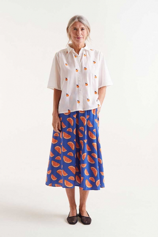 CAMISA BLANCA NARANJAS BORDADAS COMPAÑÍA FANTÁSTICA