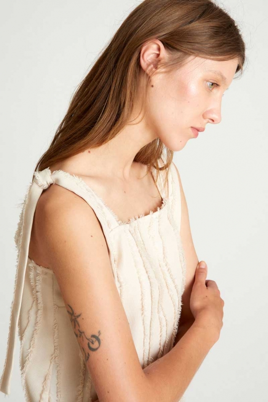 TOP TIRANTES TEXTURA BEIGE WILD PONY