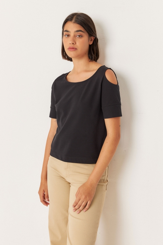 CAMISETA LEZA NEGRA SKFK
