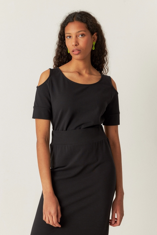CAMISETA LEZA NEGRA SKFK