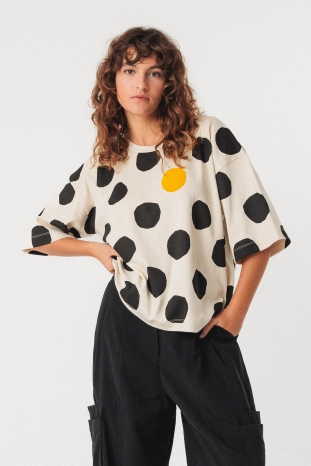 CAMISETA LARIZ TOPOS GOTS SKFK