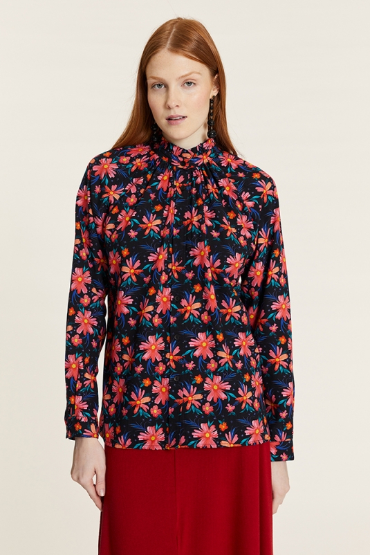 BLUSA FLORES CUELLO BLONDA PEPALOVES