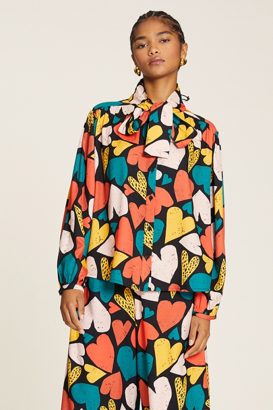 BLUSA CORAZONES LAZADA PEPALOVES