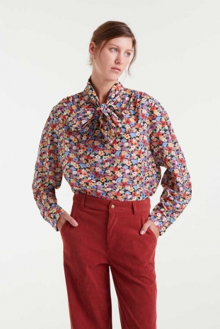 CAMISA FLORES LAZO COMPAÑÍA FANTÁSTICA