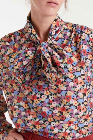 CAMISA FLORES LAZO COMPAÑÍA FANTÁSTICA