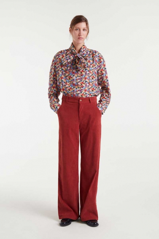 CAMISA FLORES LAZO COMPAÑÍA FANTÁSTICA