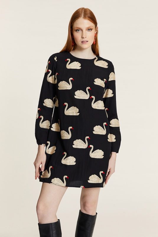 VESTIDO CISNES BORDADOS PEPALOVES