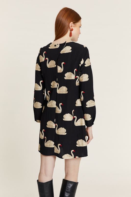 VESTIDO CISNES BORDADOS PEPALOVES