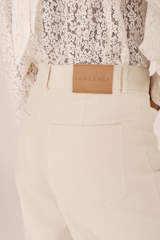 PANTALÓN PANA SAMBA CRUDO GRACE & MILA