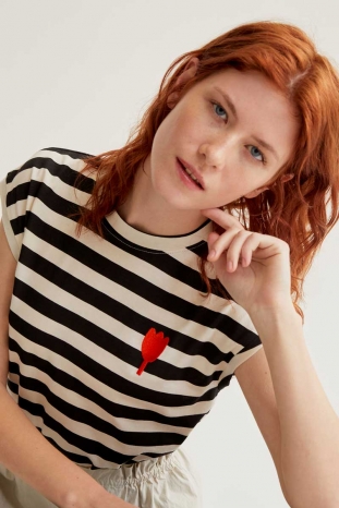 CAMISETA RAYAS NEGRAS TULIPÁN COMPAÑÍA FANTÁSTICA