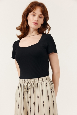 CAMISETA AMELIE NEGRA ARTLOVE