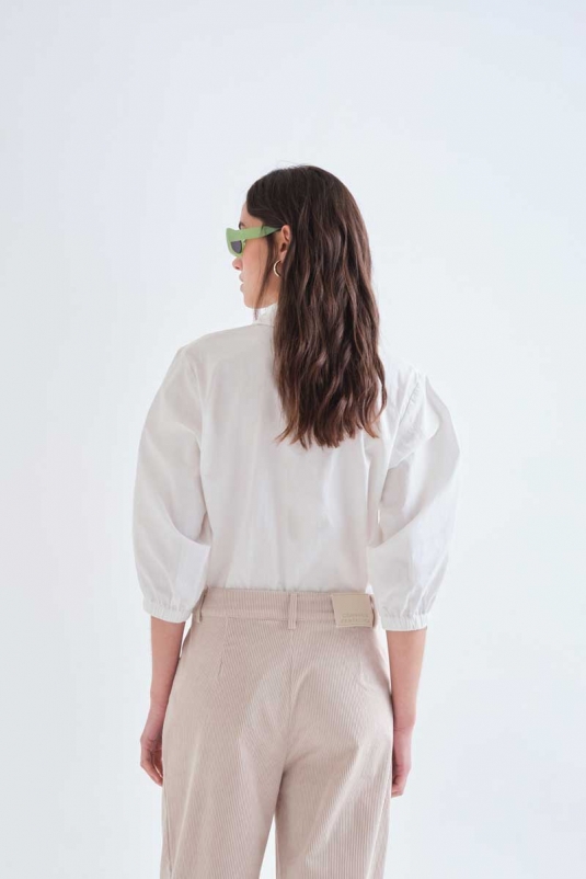 CAMISA BLANCA BOTONES MULTICOLOR COMPAÑÍA FANTÁSTICA
