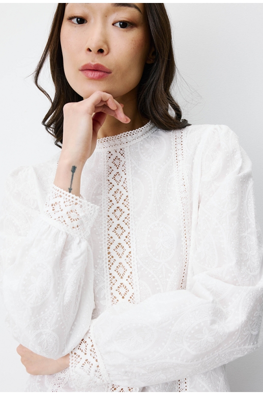 BLUSA BORDADA BLANCA ABIGAIL GRACE&MILA