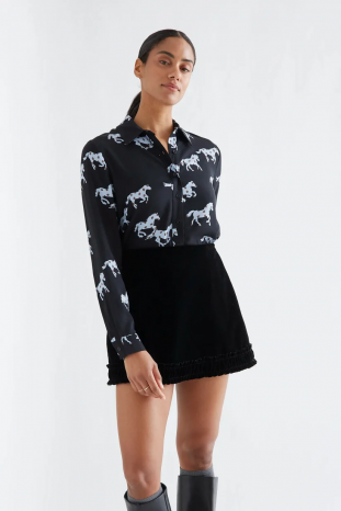CAMISA NEGRA CABALLOS COMPAÑÍA FANTÁSTICA