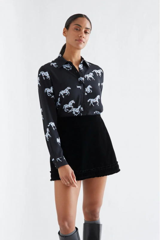 CAMISA NEGRA CABALLOS COMPAÑÍA FANTÁSTICA