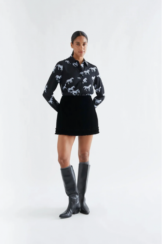 CAMISA NEGRA CABALLOS COMPAÑÍA FANTÁSTICA
