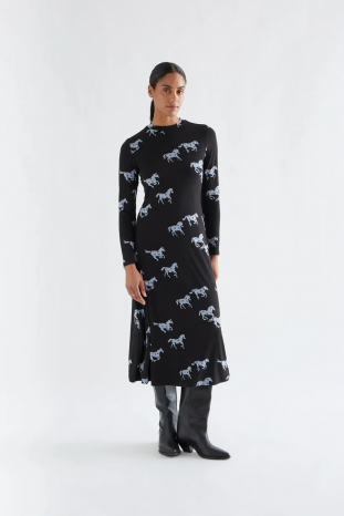 VESTIDO NEGRO CABALLOS COMPAÑÍA FANTÁSTICA