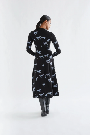 VESTIDO NEGRO CABALLOS COMPAÑÍA FANTÁSTICA