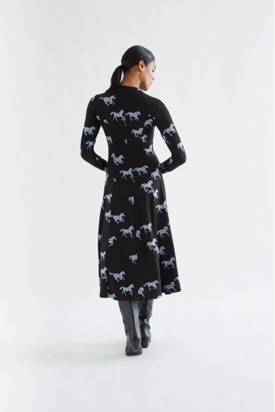 VESTIDO NEGRO CABALLOS COMPAÑÍA FANTÁSTICA