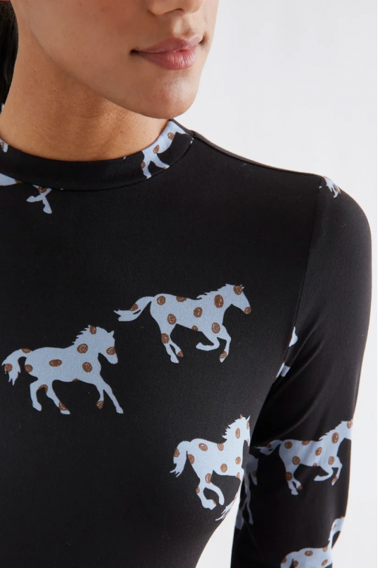 VESTIDO NEGRO CABALLOS COMPAÑÍA FANTÁSTICA