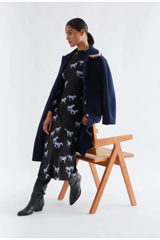 VESTIDO NEGRO CABALLOS COMPAÑÍA FANTÁSTICA