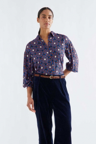 CAMISA FLORES CHOCOLATE COMPAÑÍA FANTÁSTICA