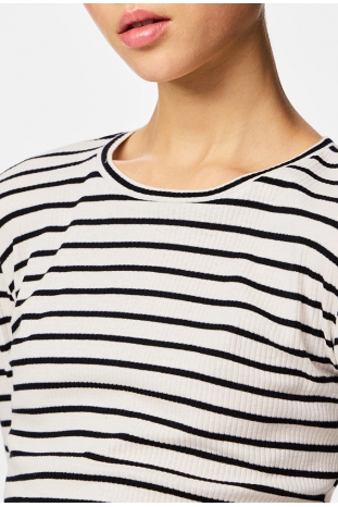 TOP RAYAS NEGRAS CANALÉ RUKA PIECES